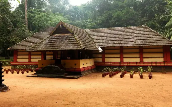 Iringole Kavu — Temple in Thattekkad