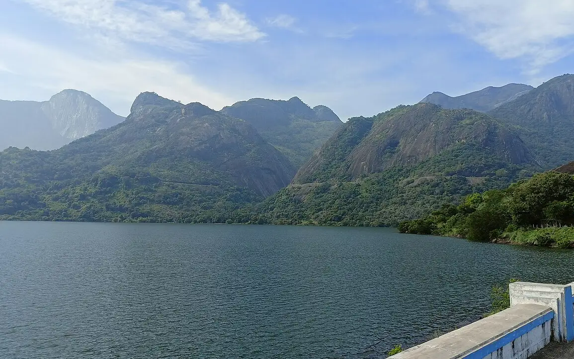 Aliyar Dam and Reservoir — Dam