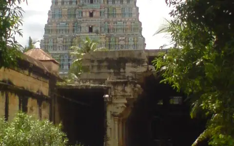 Kalaiyar Kovil (Swarna Kaleeswarar / Someswarar) Temple — Temple