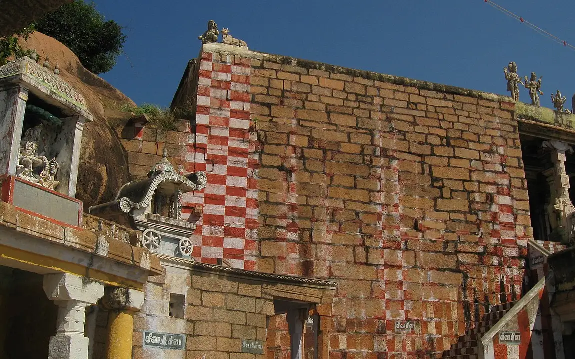 Piranmalai Kodunkundranathar Temple — Temple