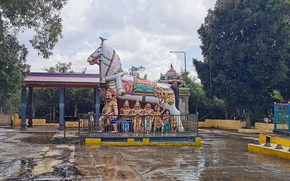 Solai Andavar Ayyanar Temple, Pallathur — Temple