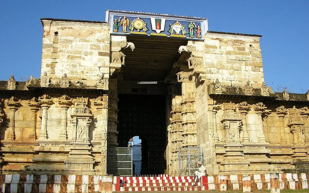 Vaishnava Nambi Temple, Thirukkurungudi — Temple