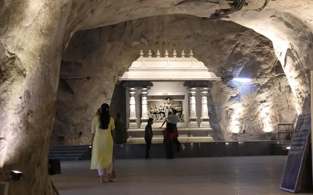 Kailasagiri Cave Temple, Kaiwara — Cave