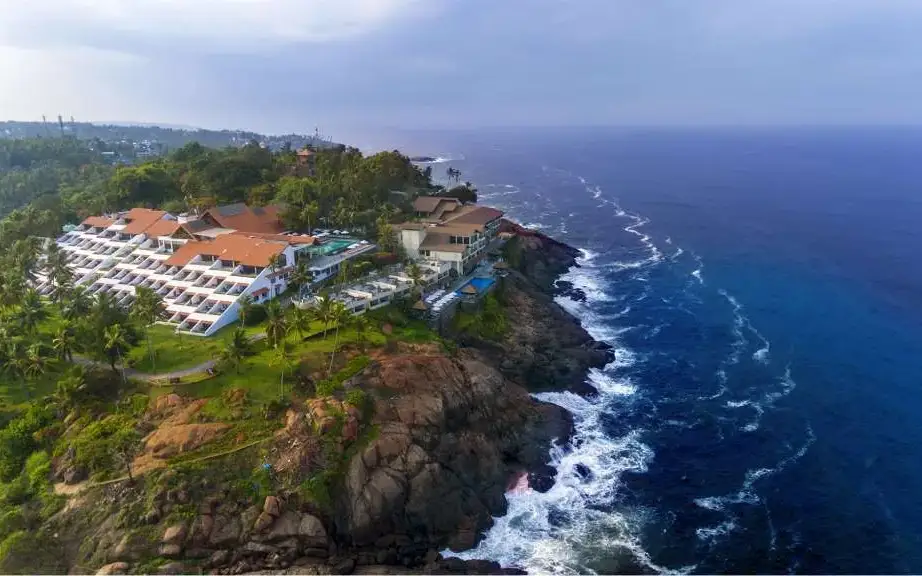 The Leela Raviz Kovalam — Clifftop beach resort in Kovalam