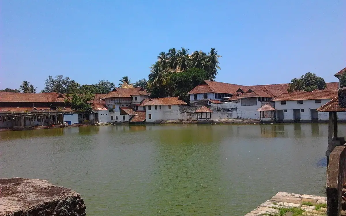 Padmatheertha Pond — Waterfront in Thiruvananthapuram city
