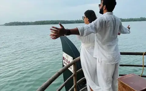 Houseboat Cruise
