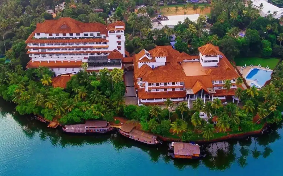 The Leela Ashtamudi A Raviz Hotel — Lake resort and heritage hotel in Kollam town
