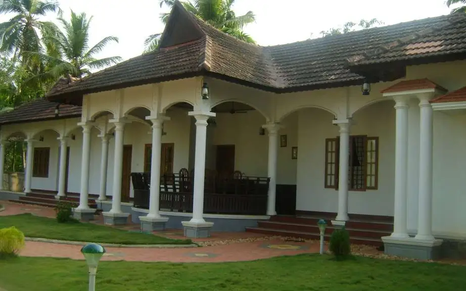 Sunny Days exterior in a property-submitted 2018 image; confirm current rooms and appearance with the host.