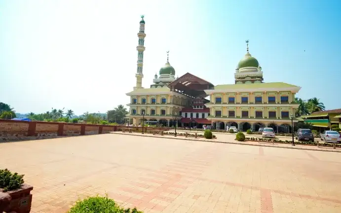 Malik Deenar Mosque Kerala Tourism — Mosque in Kasaragod town
