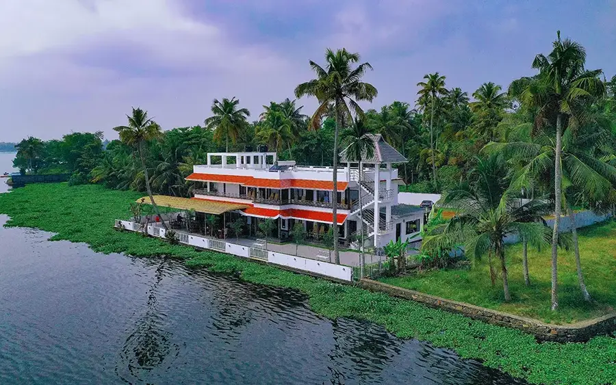 Vembanad Village Backwater Resort — Hotel in Alappuzha Town