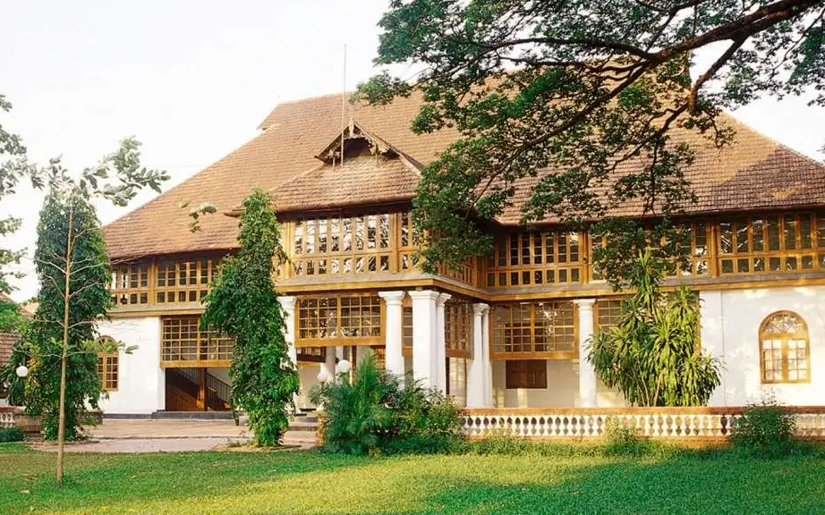 Bolgatty Palace exterior published in the property’s Kerala Tourism profile; this does not establish a Palace Suite booking or show the assigned room.