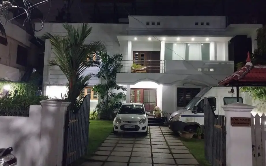 LLOYDS KOCHI HOMSTAY property or offering in its Kerala Tourism listing; confirm present condition and the exact room directly.