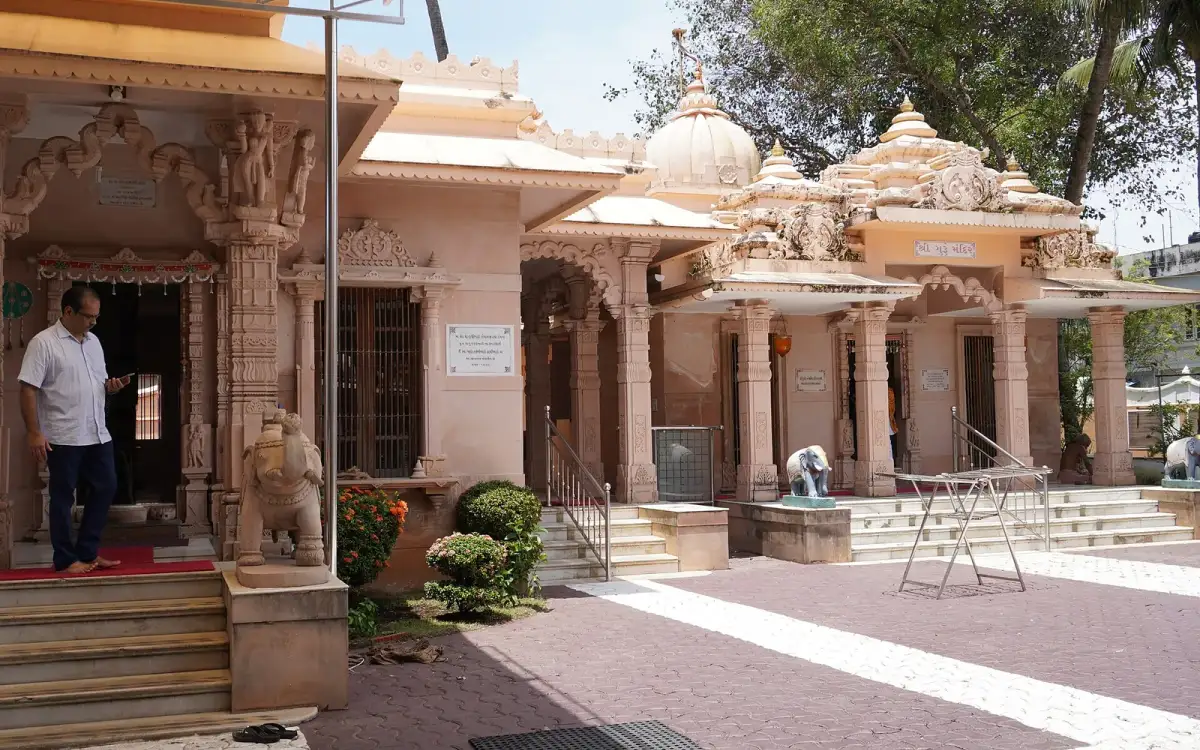 Dharmanath Desar Jain Mandir — Place of worship in Fort Kochi