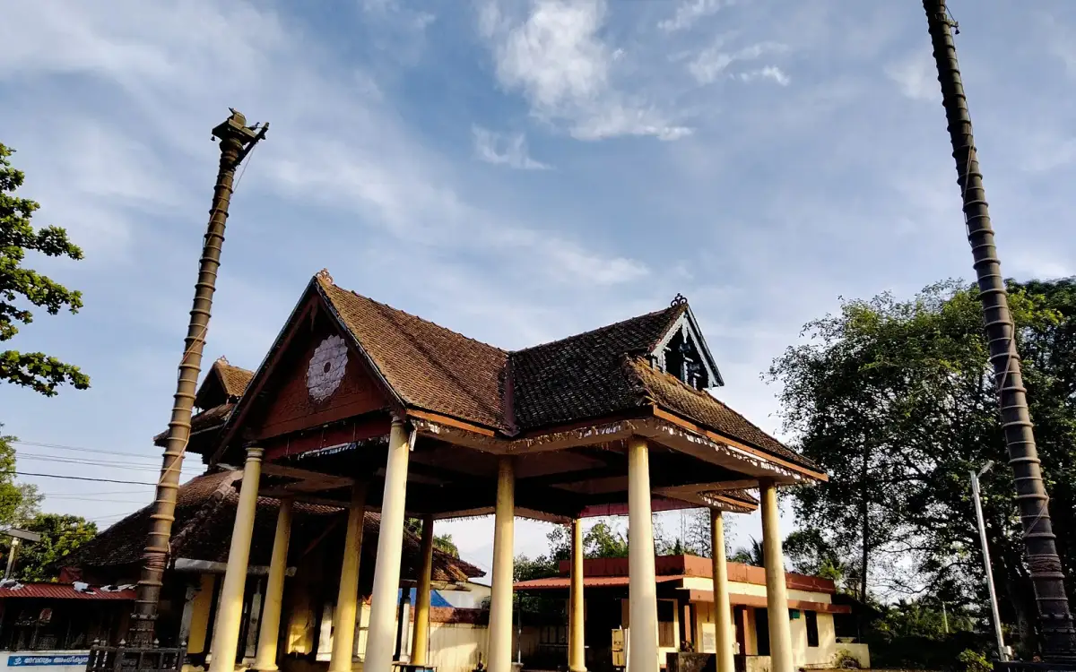 Vazhappally Maha Siva Temple — Temple in Kottayam town