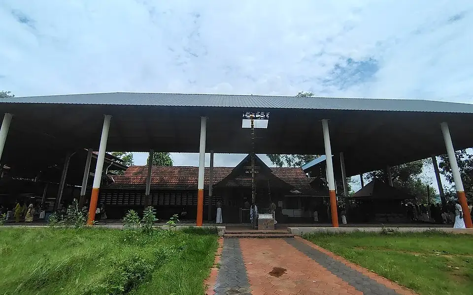Thirumandhamkunnu Temple — Temple in Perinthalmanna and Kodikuthimala