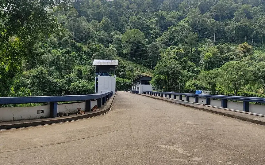 Moozhiyar Dam — Dam in Gavi