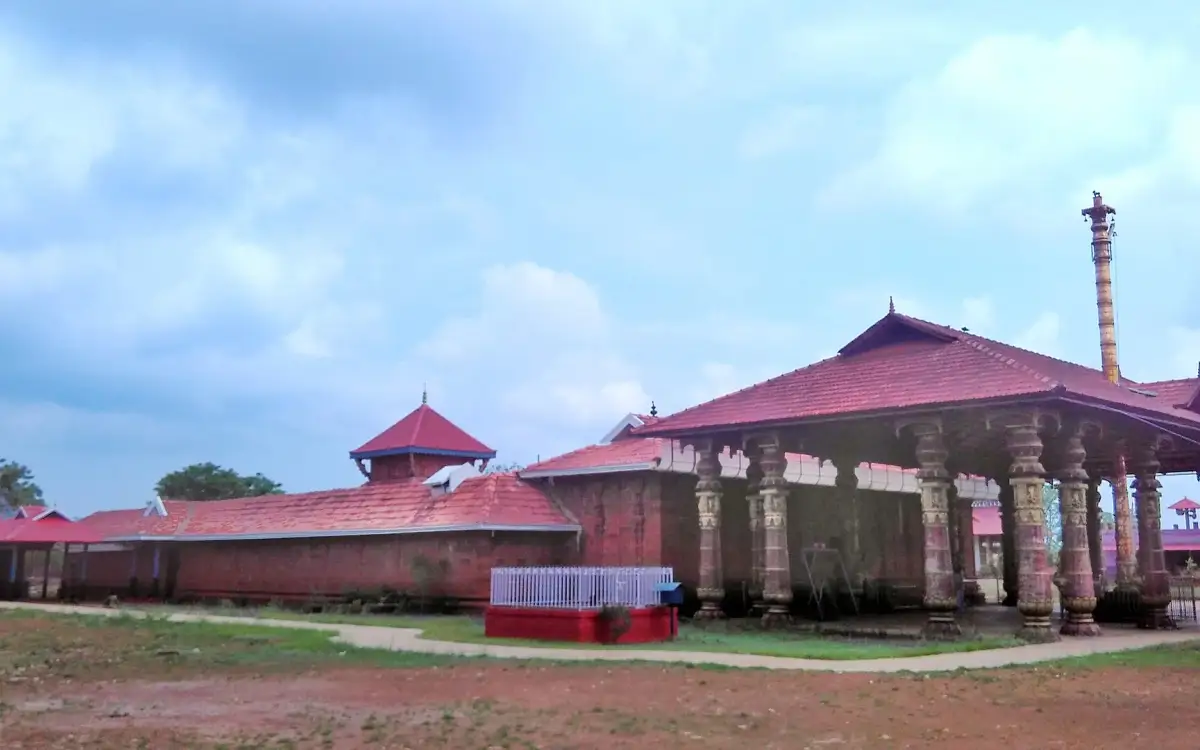 Vadukunnu Siva Temple — Temple in Madayipara
