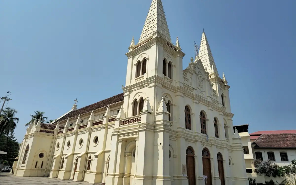 Santa Cruz Cathedral Basilica — Church in Fort Kochi