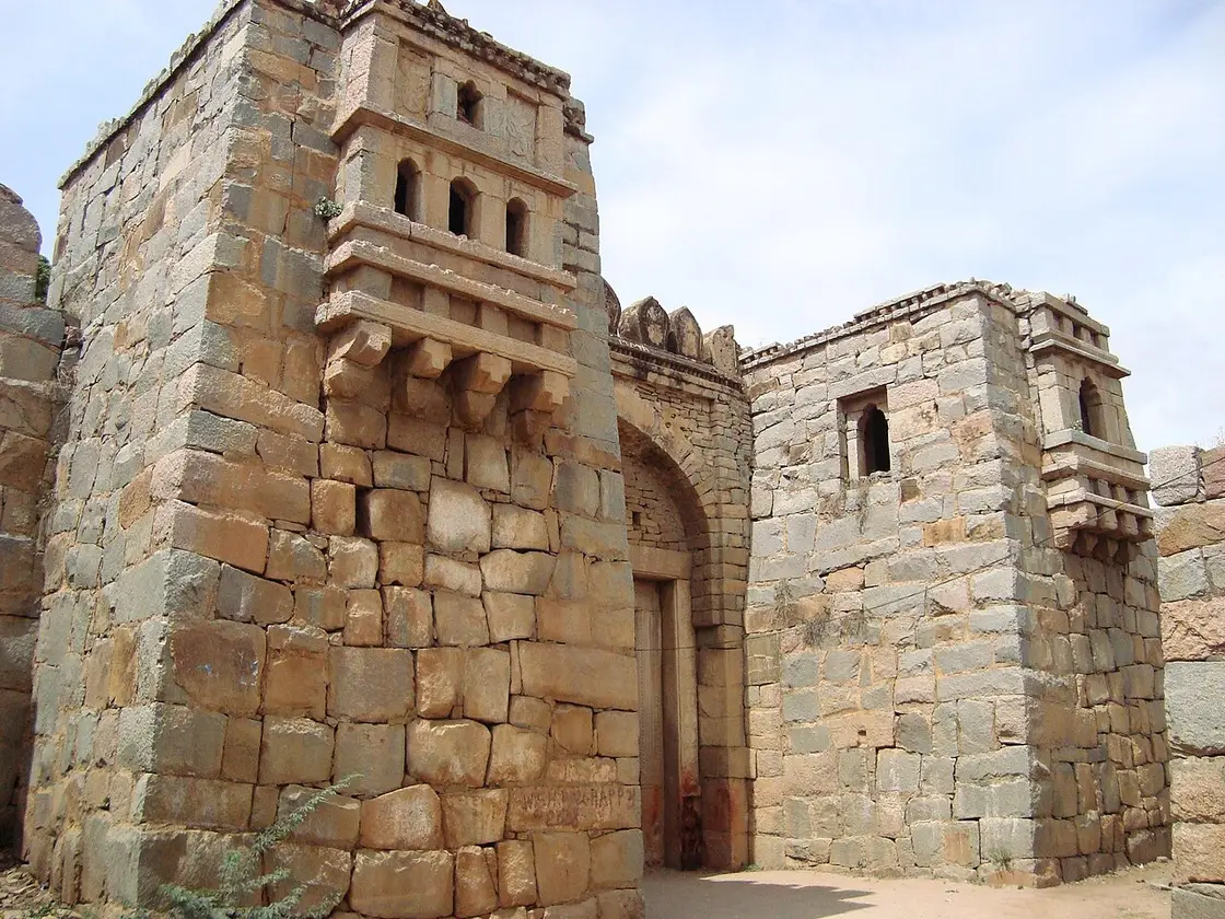 Mudgal Fort, Lingsugur