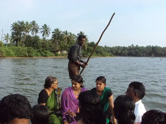 The crossing from Murikkumad to Gomukham on the Padinjarekkara side — transport, not a cruise.