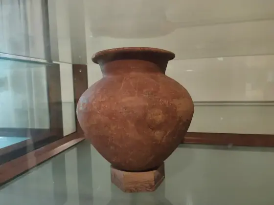 An earthen urn in the Kunjali Marakkar Museum.