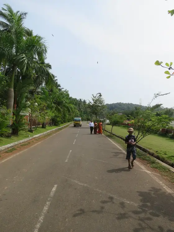 The road approaching Sargaalaya at Iringal.