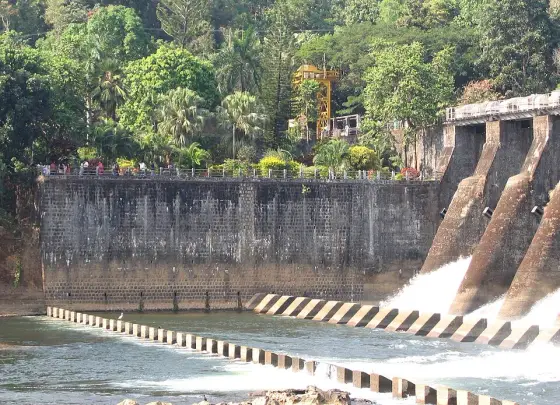 Water flowing through the dam bays.