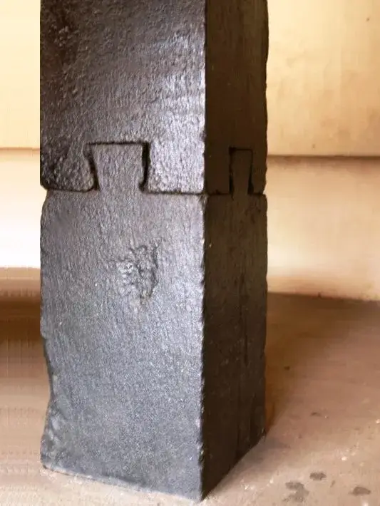 A jointed stone pillar at Vazhappally.