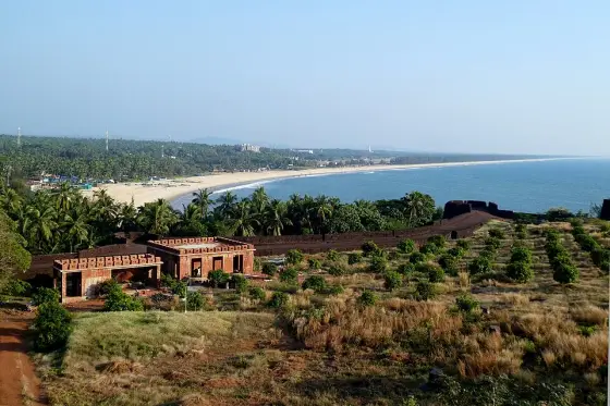 The long shoreline seen from the fort.