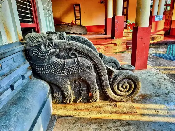 010092022 Shri Anantha Padmanabha Swamy temple, Kumbla Kerala 124