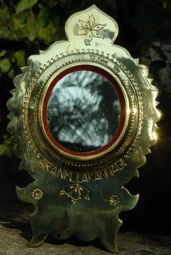 Aranmula metal mirror