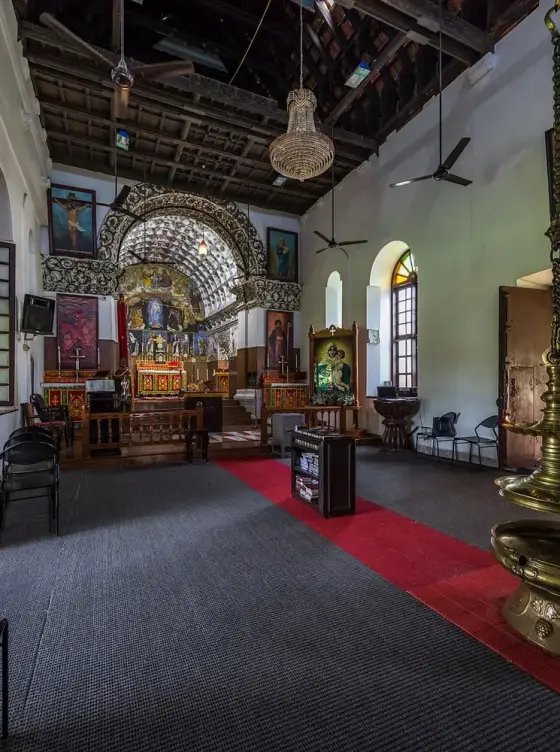 Church interior Kottayam Cheriya Palli10