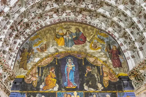 Detail of Madbaha ceiling Kottayam Cheriya Palli18