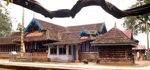 Thirumandhamkunnu temple 2