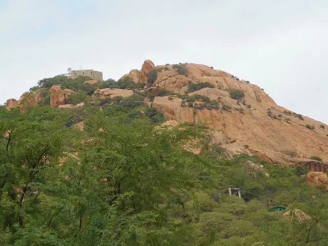 Rathnagiriswarar Temple, Ayyarmalai, Kulithalai