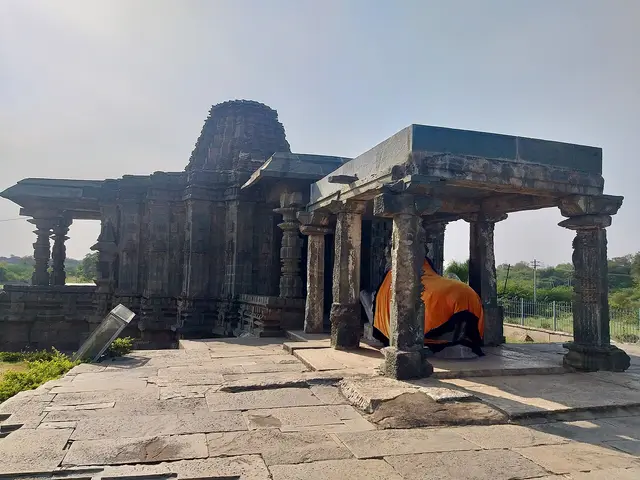 Doddabasappa Temple, Dambal, Dambal