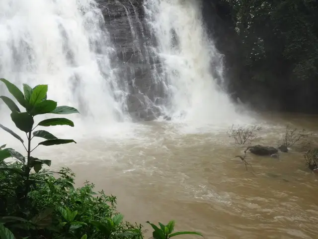Kalhatti Falls, Ooty
