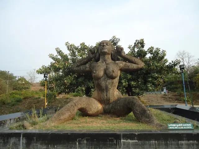 Yakshi statue, Malampuzha