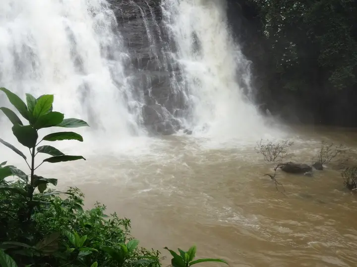 Kalhatti Falls, The Nilgiris