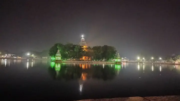 Vandiyur Mariamman Teppakulam, Madurai