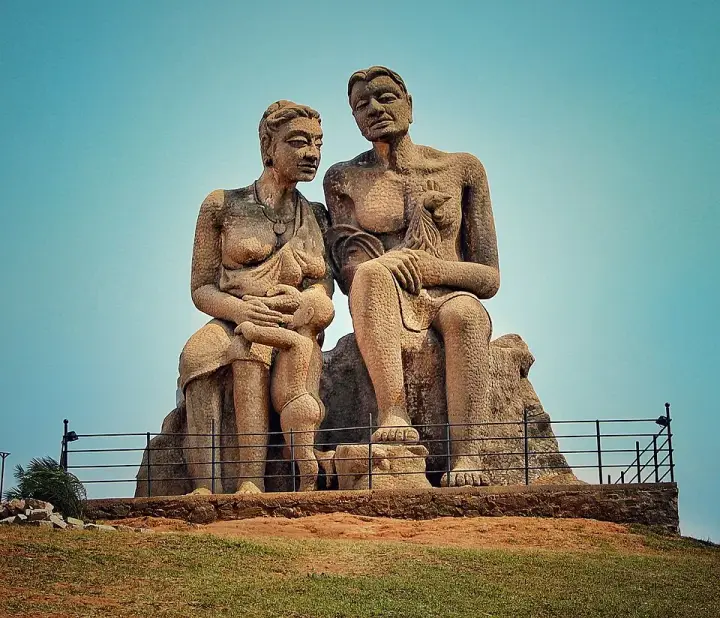 Kuravan Kurathi statue, Idukki