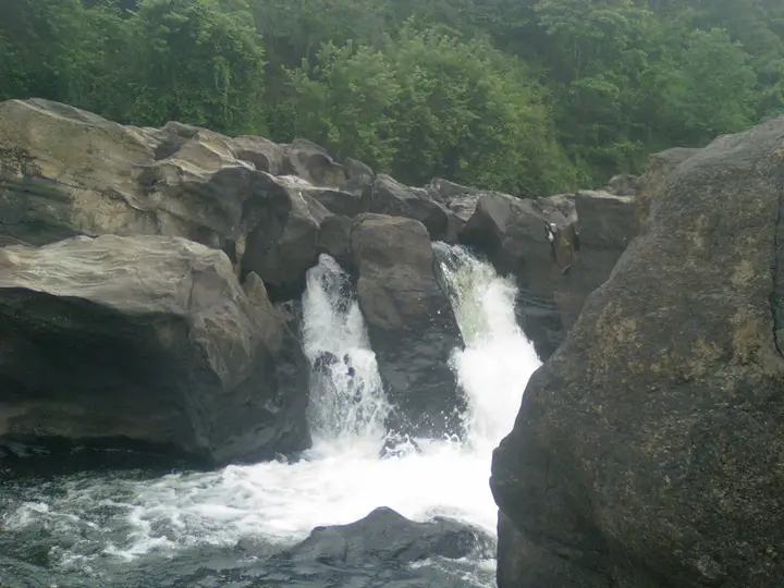 Perunthenaruvi Waterfalls, Pathanamthitta