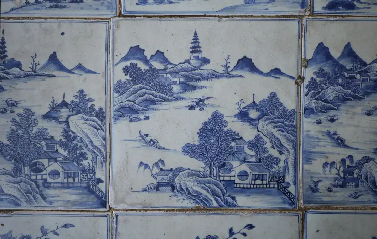 Blue and white hand-painted Chinese floor tiles in the Paradesi Synagogue, Mattancherry