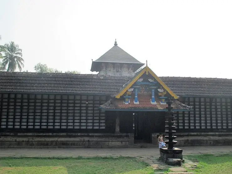 The Thirunavaya Navamukunda temple on the Bharathapuzha, Malappuram