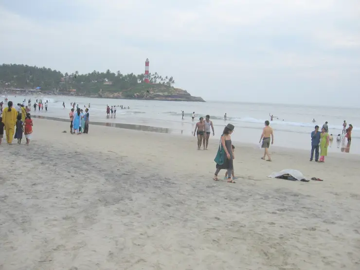 The striped Vizhinjam lighthouse above Lighthouse Beach, Kovalam