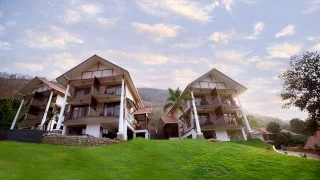 Au Revoir Resorts buildings in its Kerala Tourism accommodation entry