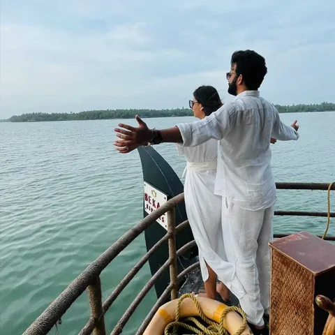 Houseboat Cruise