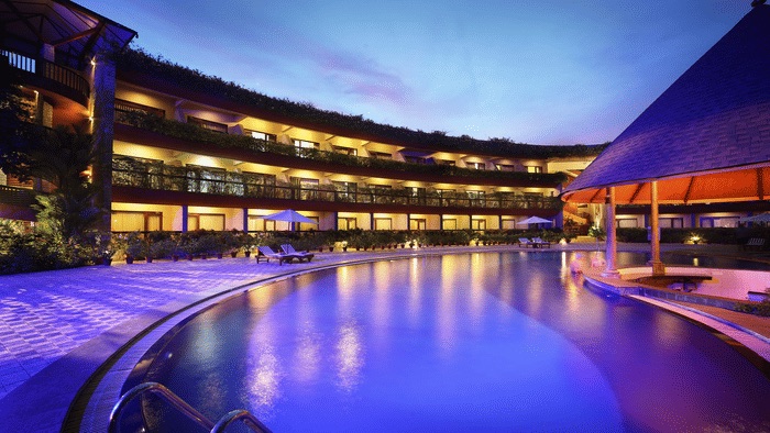 Pool and accommodation buildings published by Uday Suites; this does not establish the assigned room, its view or current pool availability.