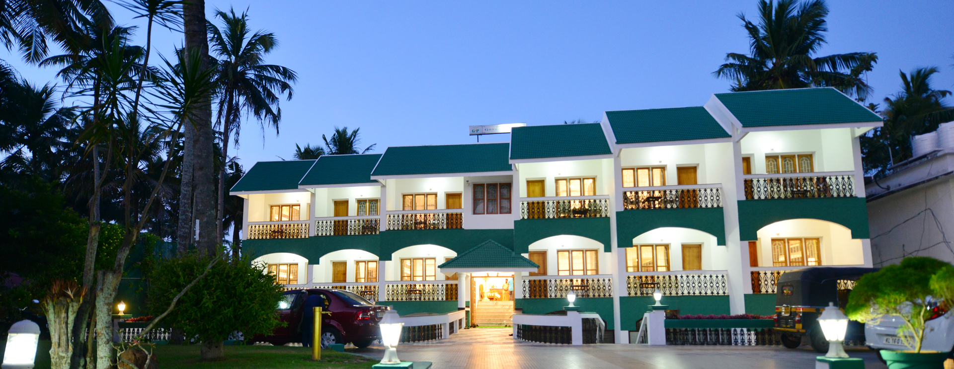 Hotel Green Palace building on the Varkala cliff, as shown on the hotel's own website.