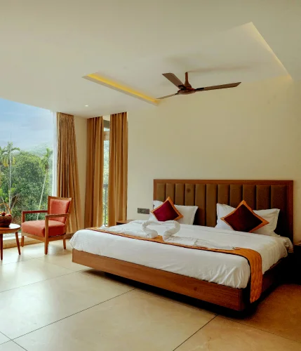 Bluemist Resort Athirappilly, Athirappilly and Vazhachal